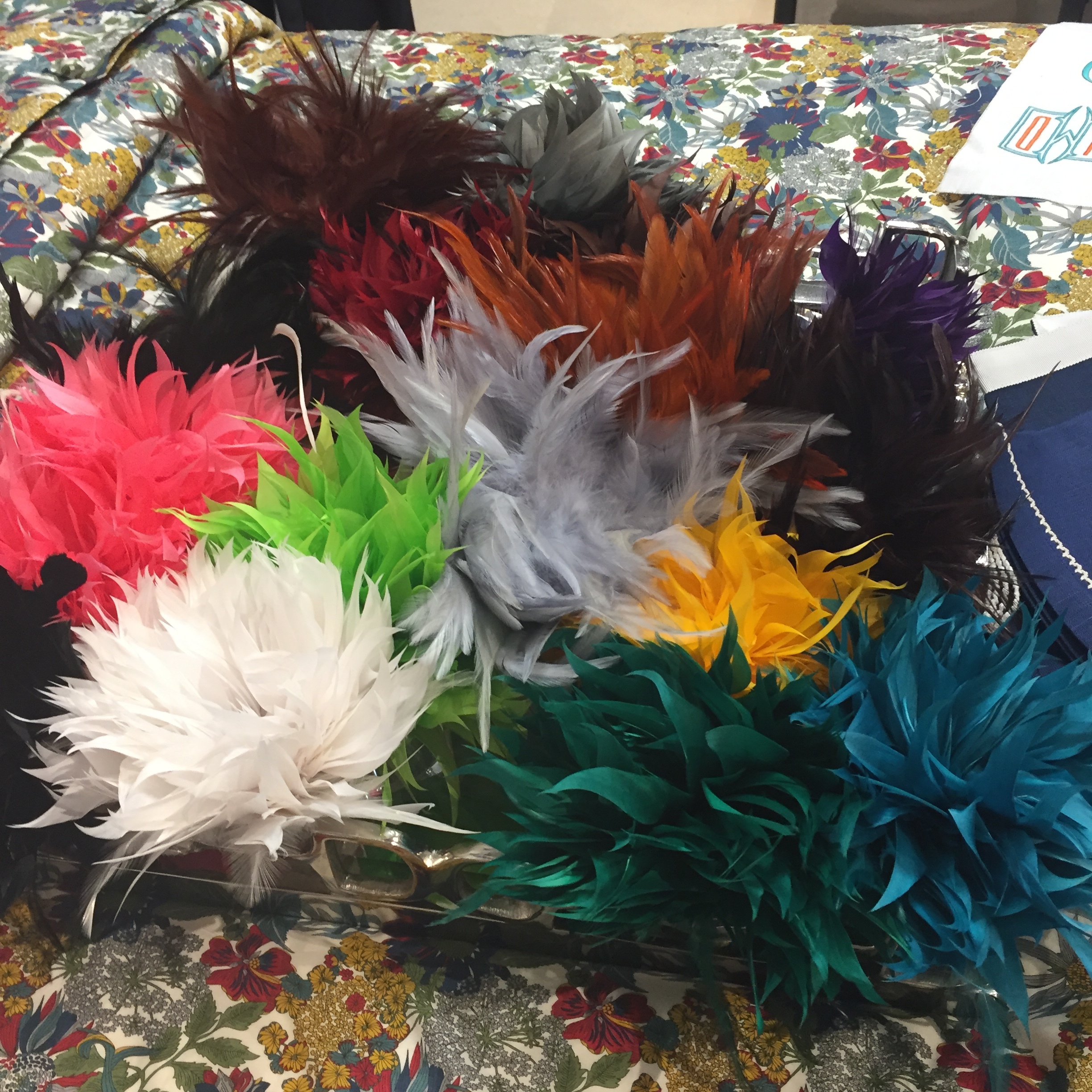 Playful feather napkin rings - what a way to dress up a table!